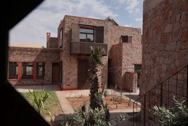 Villa des Chercheurs à Benguérir — construction en pierre pour l’UM6P / groupe OCP